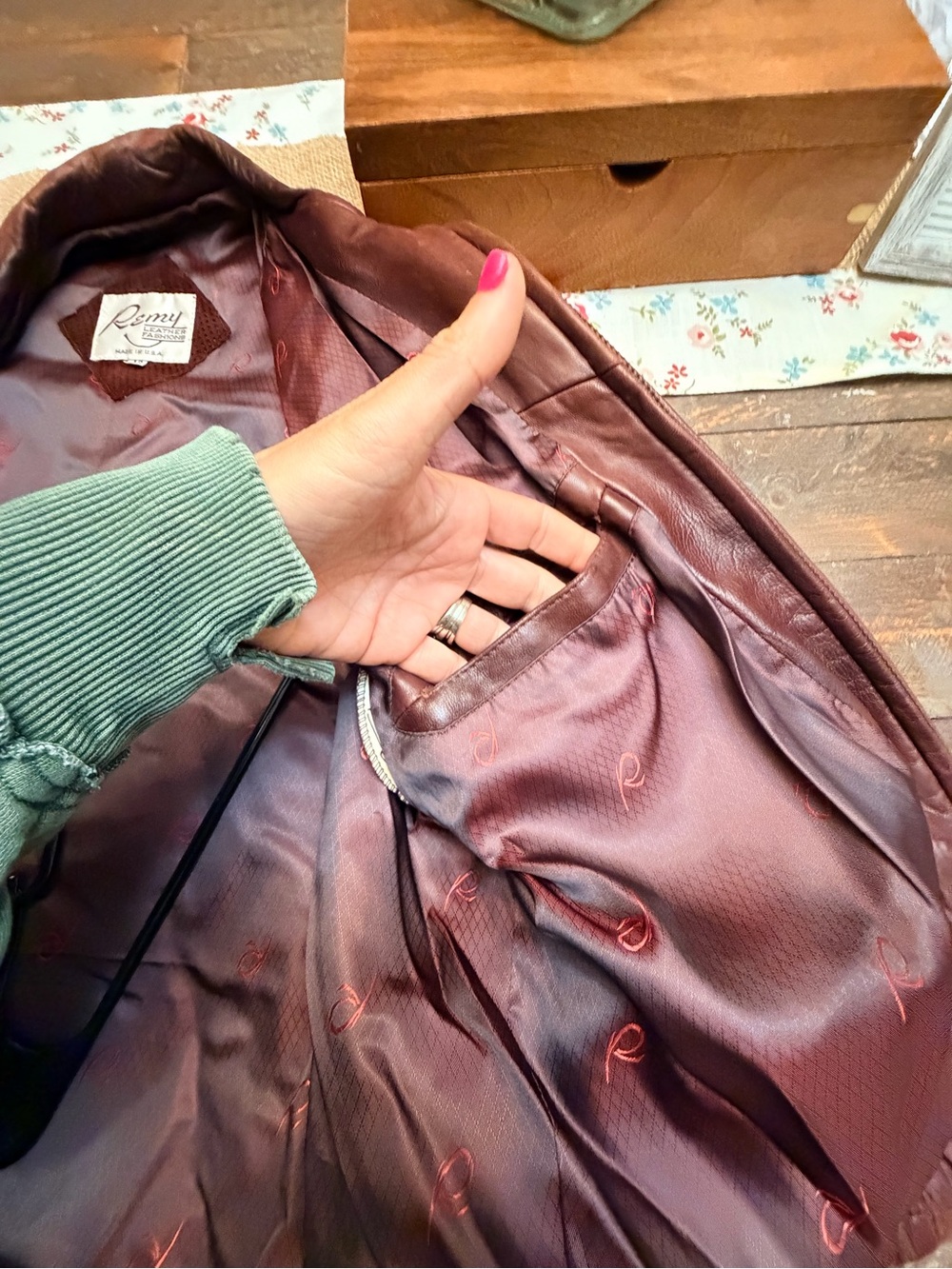 Stunning Vintage 80’s Remy Soft Leather 42 L Jacket with suede features GUC RARE - Picture 10 of 15